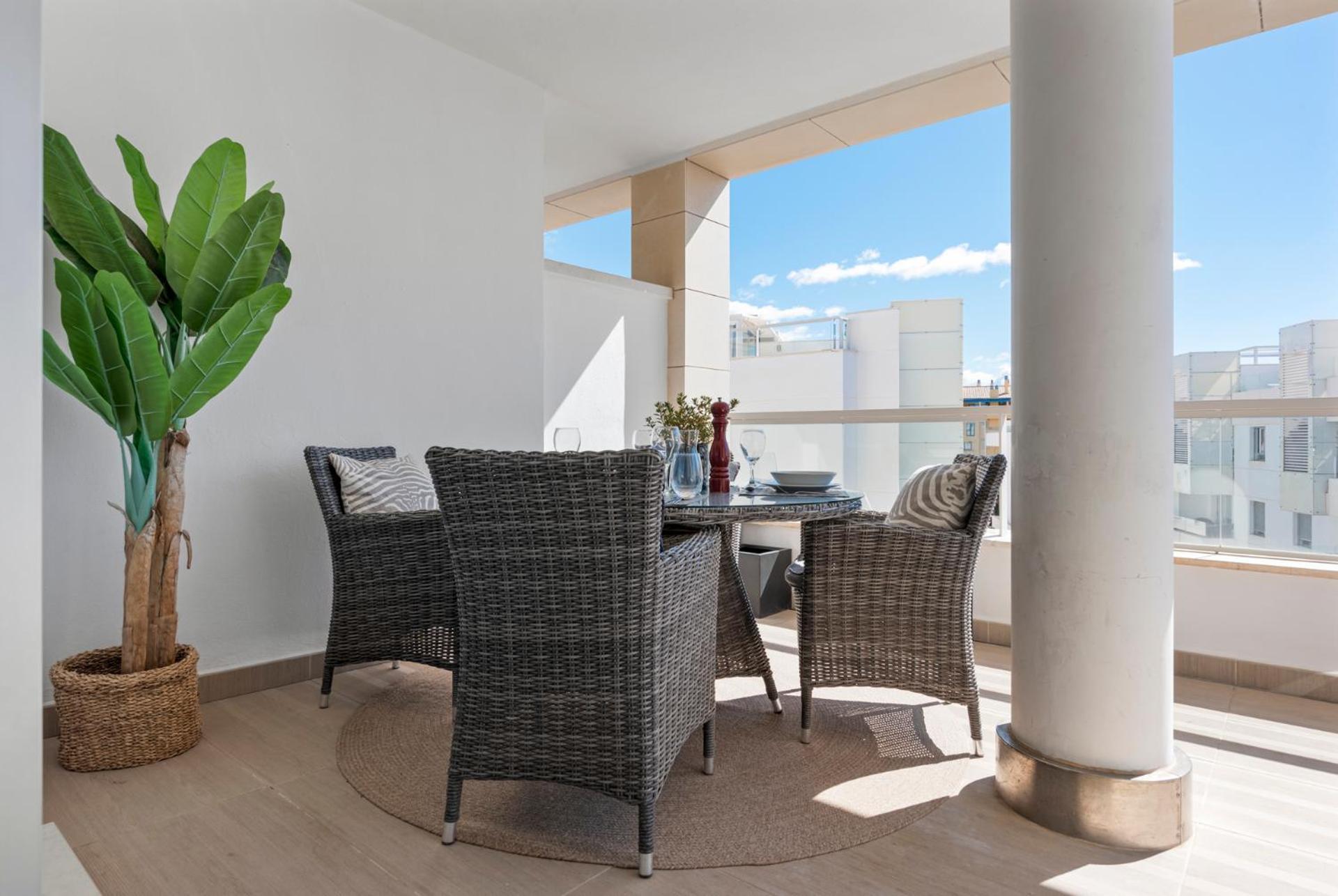 Modern In San Pedro By Costarentals - M34 Apartment *